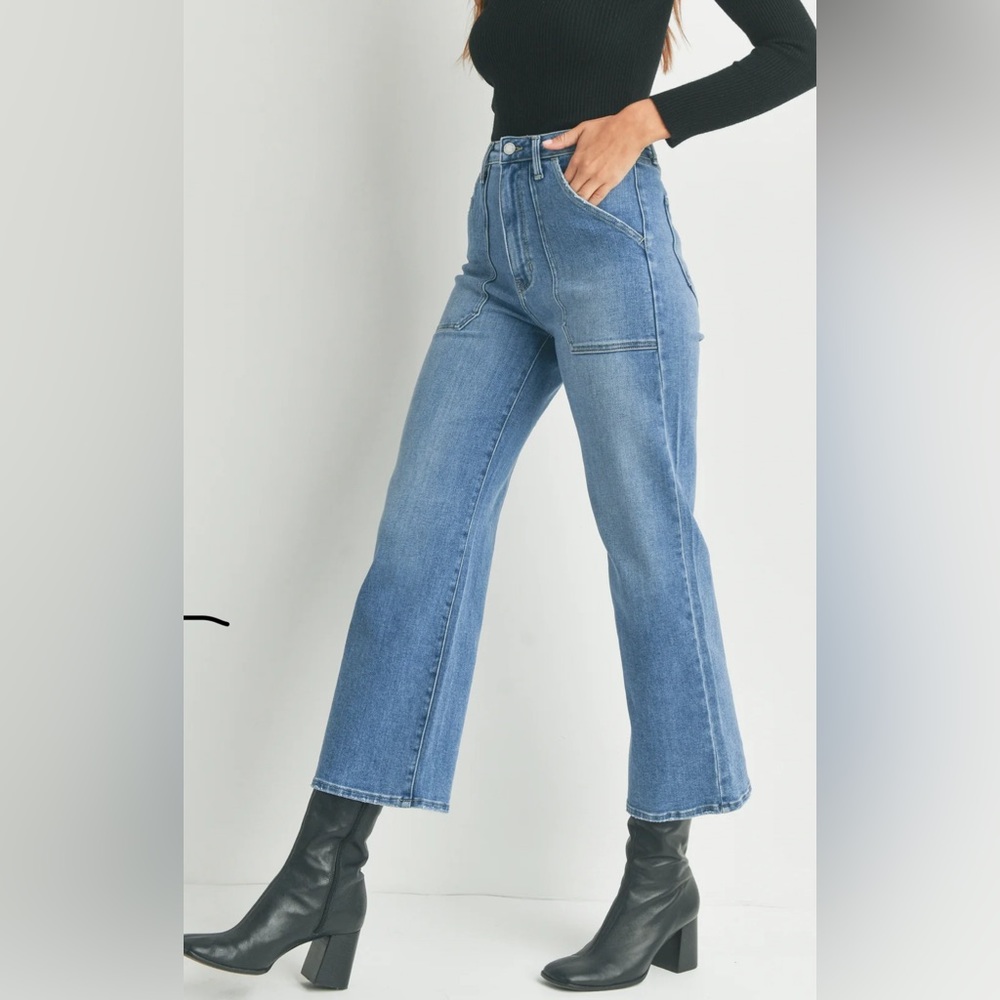 JUST BLACK denim patch pocket wide leg size 26. In medium denim.